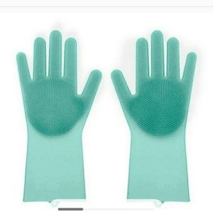 Silicone Scrubber Bristly Gloves NWOT!